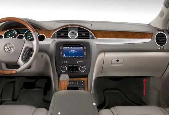 расположение блока предохранителей в салоне GMC Acadia 1