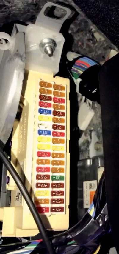 блоку запобіжників Lexus RX 350