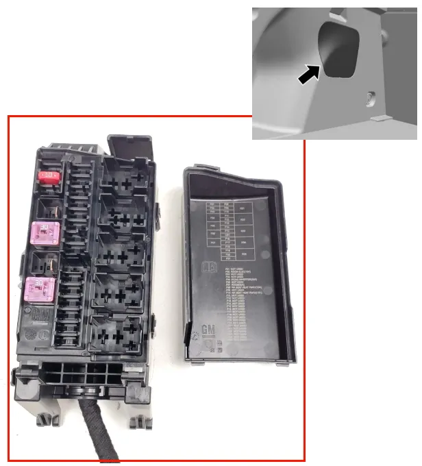 Расположение предохранителей в багажнике Chevrolet TrailBlazer 3